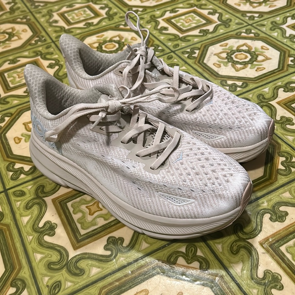 Hoka Clifton 9